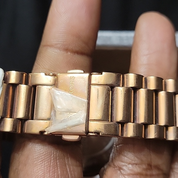 MICHAEL KORD SWISS MOVEMENT WATCH NEW IN BOX TAGS - Picture 7 of 8